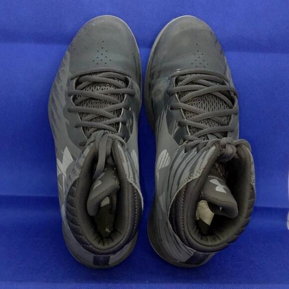 Under Armour Men's Pre-owned Gray Basketball Court Mid Top Sneakers - sz. 8 - Picture 3 of 6